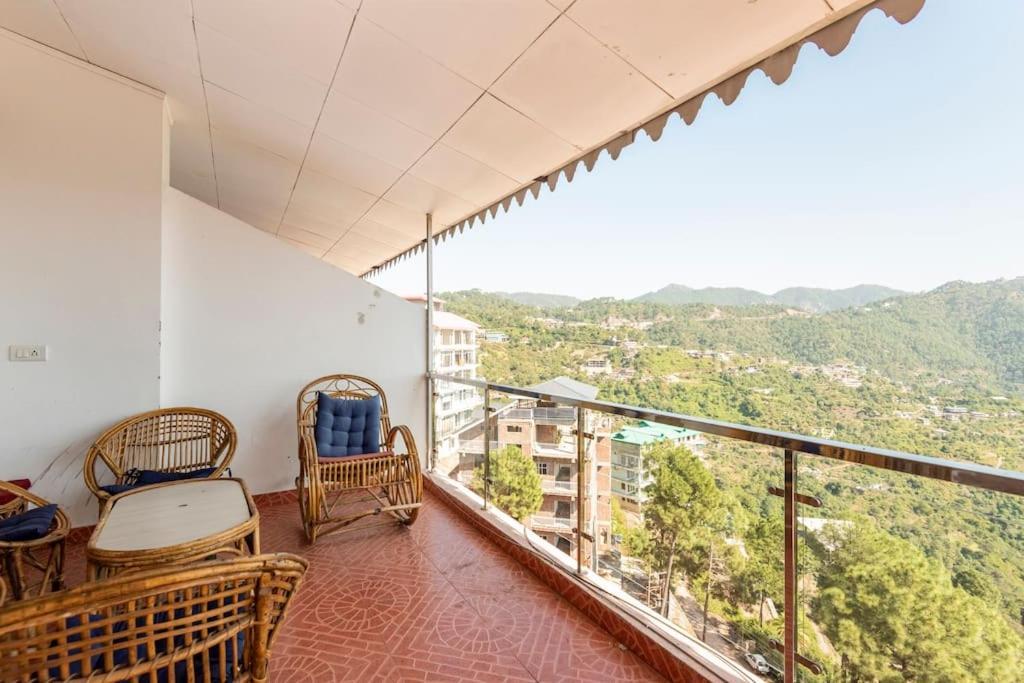 Kasauli Edge Apt With Balcony Esterno foto