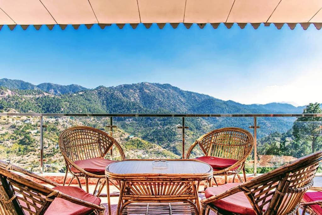 Kasauli Edge Apt With Balcony Esterno foto