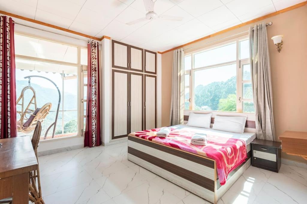 Kasauli Edge Apt With Balcony Esterno foto