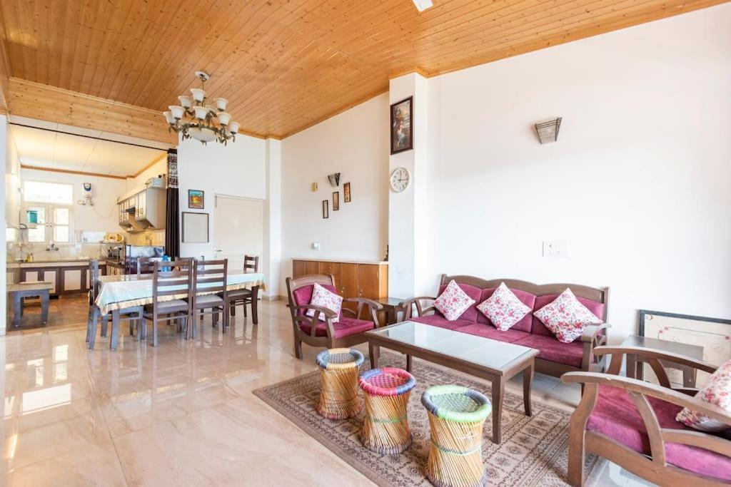 Kasauli Edge Apt With Balcony Esterno foto