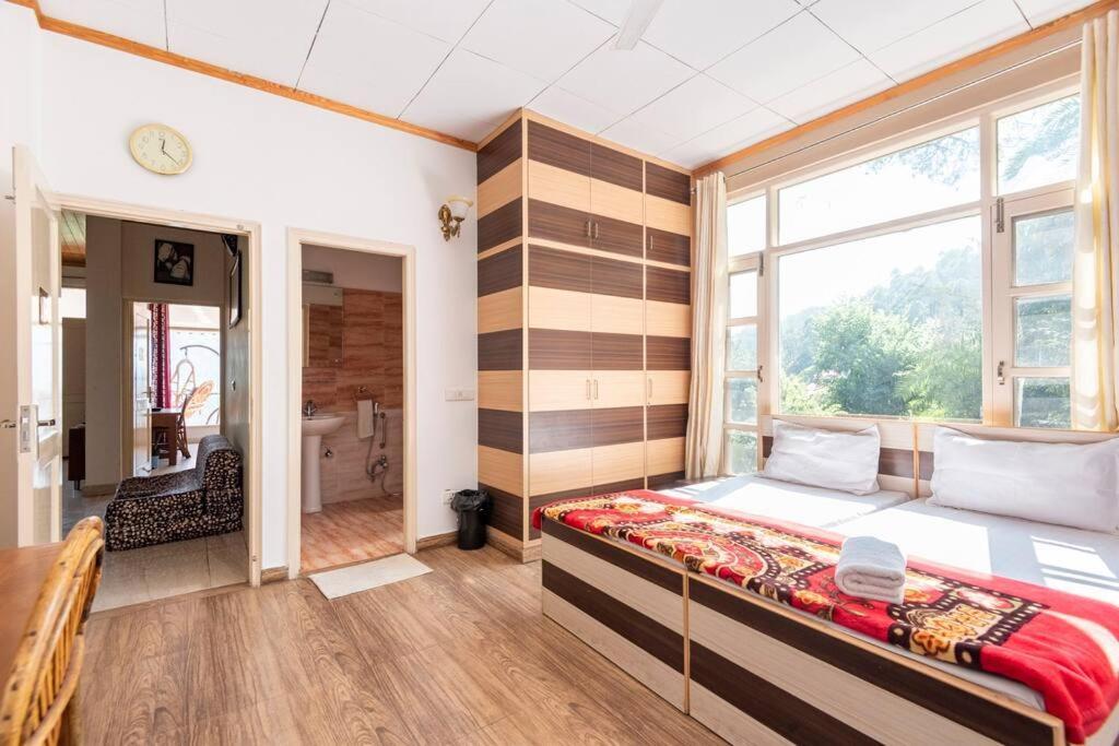 Kasauli Edge Apt With Balcony Esterno foto