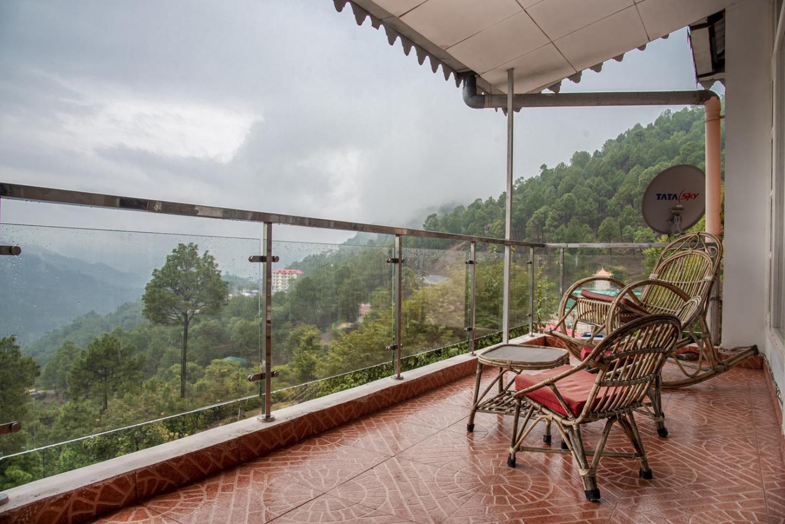 Kasauli Edge Apt With Balcony Esterno foto